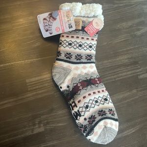 Muk Luks cabin socks